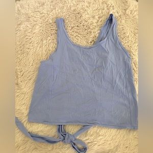 Lululemon workout tank.